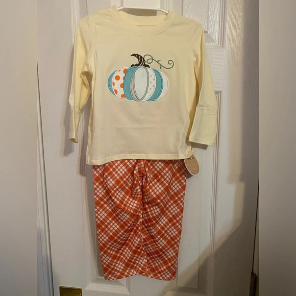 NWT Pumkin Fall Outfit - - Picture 1 of 9